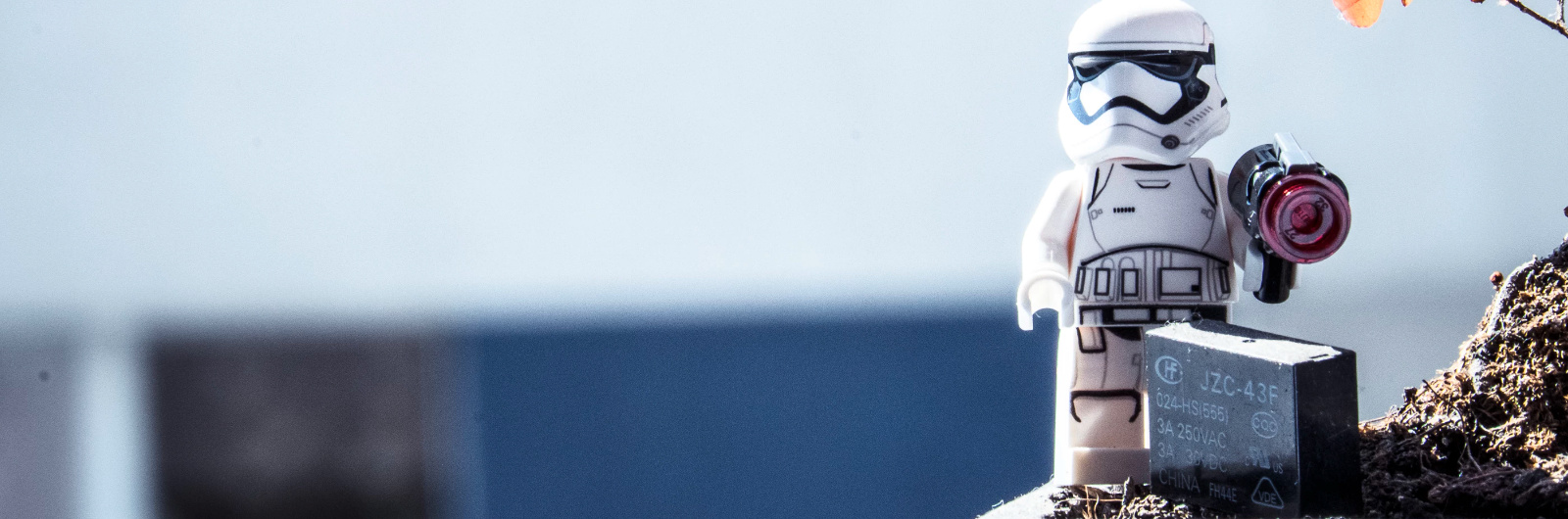 Ondanks dat software vóór je zou moeten werken, horen wij regelmatig dat onze klanten nog veel handwerk verrichten om software z’n werk te laten doen. Zonde van de tijd. 